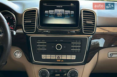Позашляховик / Кросовер Mercedes-Benz GLE-Class 2015 в 