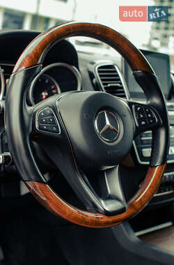 Внедорожник / Кроссовер Mercedes-Benz GLE-Class 2016 в 