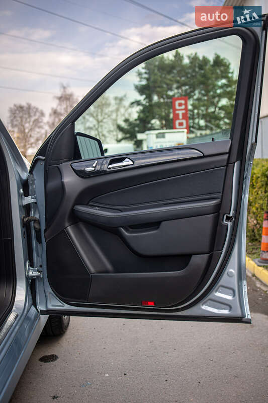 Позашляховик / Кросовер Mercedes-Benz GLE-Class 2016 в Чернівцях фото 6 Позашляховик / Кросовер Mercedes-Benz GLE-Class 2016 в Чернівцях