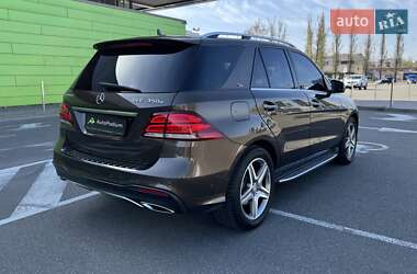 Позашляховик / Кросовер Mercedes-Benz GLE-Class 2015 в 