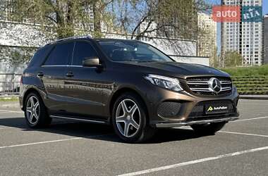Позашляховик / Кросовер Mercedes-Benz GLE-Class 2015 в 