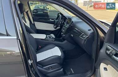 Позашляховик / Кросовер Mercedes-Benz GLE-Class 2015 в 
