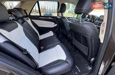 Позашляховик / Кросовер Mercedes-Benz GLE-Class 2015 в 