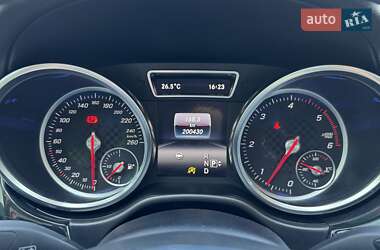 Позашляховик / Кросовер Mercedes-Benz GLE-Class 2015 в 