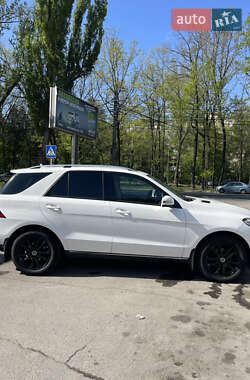 Внедорожник / Кроссовер Mercedes-Benz GLE-Class 2017 в 