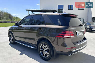 Позашляховик / Кросовер Mercedes-Benz GLE-Class 2016 в 