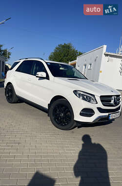Внедорожник / Кроссовер Mercedes-Benz GLE-Class 2017 в 