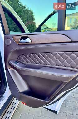 Позашляховик / Кросовер Mercedes-Benz GLE-Class 2017 в 