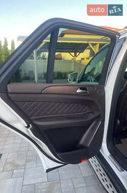 Позашляховик / Кросовер Mercedes-Benz GLE-Class 2017 в 