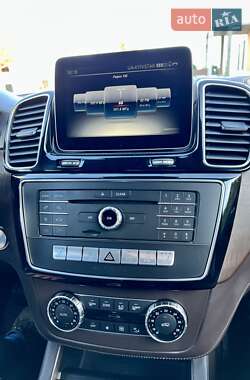 Позашляховик / Кросовер Mercedes-Benz GLE-Class 2017 в 