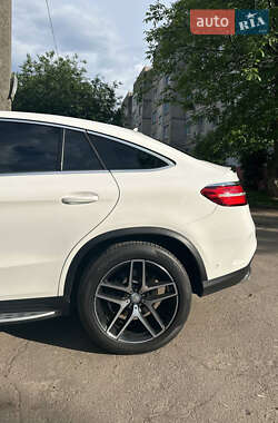 Внедорожник / Кроссовер Mercedes-Benz GLE-Class 2015 в 