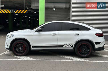 Позашляховик / Кросовер Mercedes-Benz GLE-Class 2016 в 