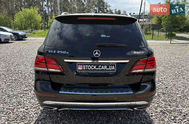Позашляховик / Кросовер Mercedes-Benz GLE-Class 2016 в 