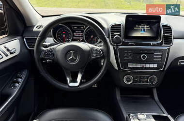 Позашляховик / Кросовер Mercedes-Benz GLE-Class 2016 в 
