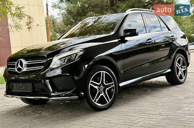 Позашляховик / Кросовер Mercedes-Benz GLE-Class 2017 в 