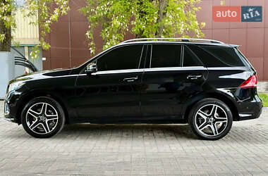 Позашляховик / Кросовер Mercedes-Benz GLE-Class 2017 в 