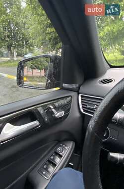 Позашляховик / Кросовер Mercedes-Benz GLE-Class 2015 в 