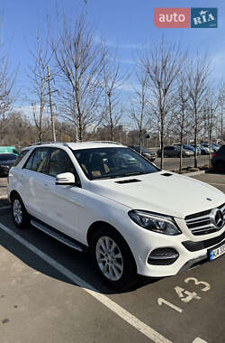 Позашляховик / Кросовер Mercedes-Benz GLE-Class 2016 в 