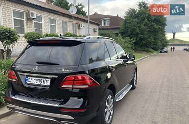 Позашляховик / Кросовер Mercedes-Benz GLE-Class 2016 в 