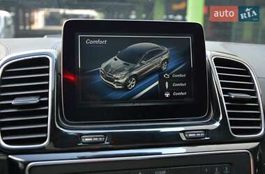 Позашляховик / Кросовер Mercedes-Benz GLE-Class 2016 в 
