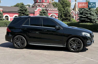 Внедорожник / Кроссовер Mercedes-Benz GLE-Class 2016 в 