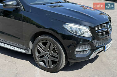 Внедорожник / Кроссовер Mercedes-Benz GLE-Class 2016 в 