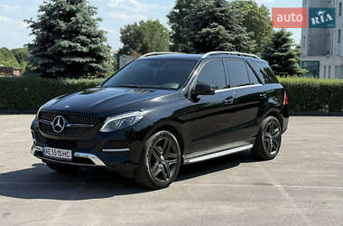 Внедорожник / Кроссовер Mercedes-Benz GLE-Class 2016 в 