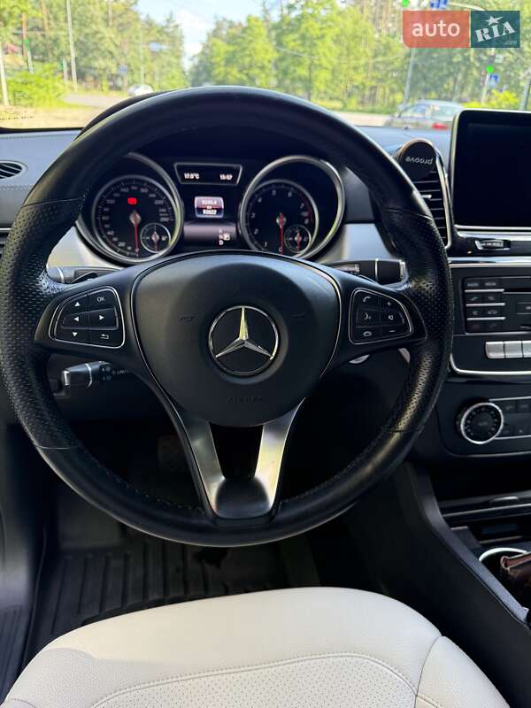 Внедорожник / Кроссовер Mercedes-Benz GLE-Class 2015 в Киеве
