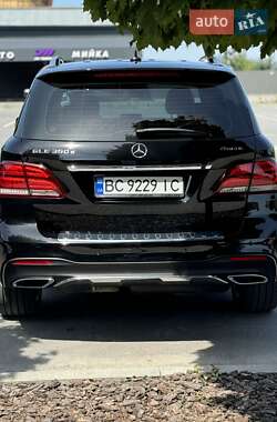Внедорожник / Кроссовер Mercedes-Benz GLE-Class 2018 в 