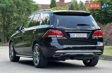 Внедорожник / Кроссовер Mercedes-Benz GLE-Class 2017 в 