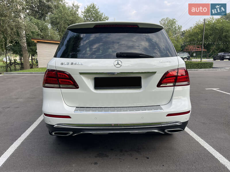 Внедорожник / Кроссовер Mercedes-Benz GLE-Class 2016 в Киеве