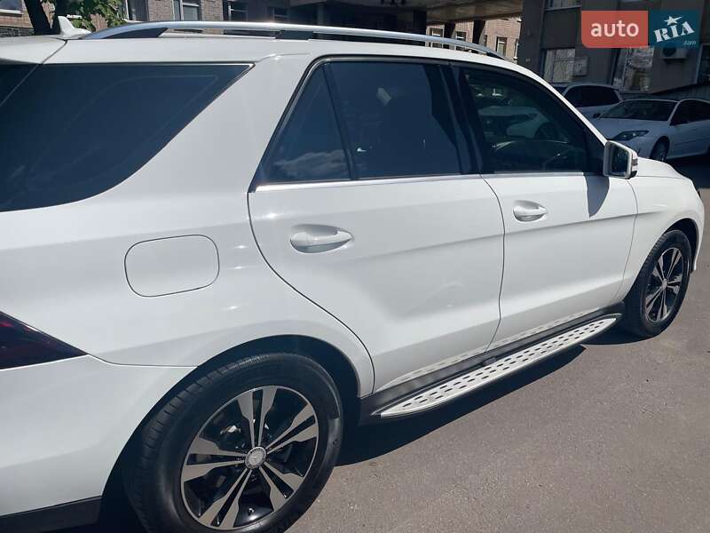 Позашляховик / Кросовер Mercedes-Benz GLE-Class 2015 в Луцьку
