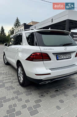 Внедорожник / Кроссовер Mercedes-Benz GLE-Class 2015 в 