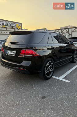 Внедорожник / Кроссовер Mercedes-Benz GLE-Class 2017 в 