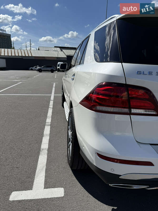 Внедорожник / Кроссовер Mercedes-Benz GLE-Class 2016 в Киеве