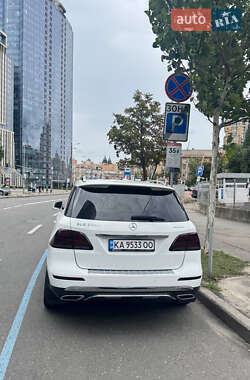Внедорожник / Кроссовер Mercedes-Benz GLE-Class 2016 в 