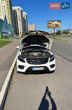 Внедорожник / Кроссовер Mercedes-Benz GLE-Class 2016 в 