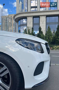 Внедорожник / Кроссовер Mercedes-Benz GLE-Class 2016 в 