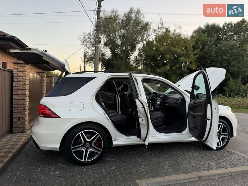 Позашляховик / Кросовер Mercedes-Benz GLE-Class 2017 в Києві фото 29 Позашляховик / Кросовер Mercedes-Benz GLE-Class 2017 в Києві