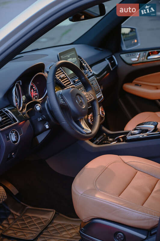 Внедорожник / Кроссовер Mercedes-Benz GLE-Class 2016 в Николаеве