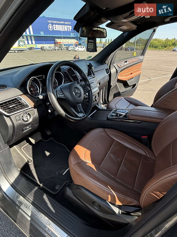 Внедорожник / Кроссовер Mercedes-Benz GLE-Class 2016 в Ровно фото 10 Внедорожник / Кроссовер Mercedes-Benz GLE-Class 2016 в Ровно