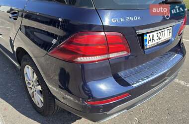 Позашляховик / Кросовер Mercedes-Benz GLE-Class 2018 в 