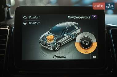 Позашляховик / Кросовер Mercedes-Benz GLE-Class 2016 в 