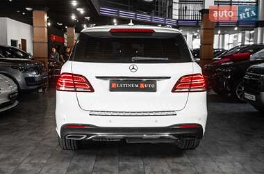 Позашляховик / Кросовер Mercedes-Benz GLE-Class 2016 в 
