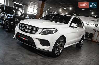 Позашляховик / Кросовер Mercedes-Benz GLE-Class 2016 в 