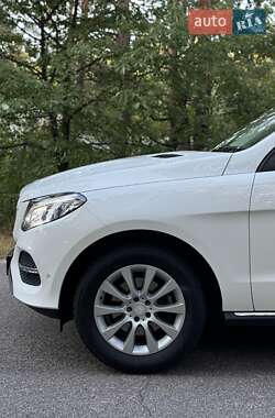Внедорожник / Кроссовер Mercedes-Benz GLE-Class 2015 в 