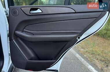 Внедорожник / Кроссовер Mercedes-Benz GLE-Class 2015 в 