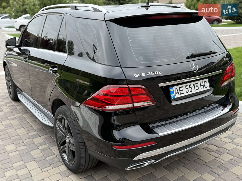 Внедорожник / Кроссовер Mercedes-Benz GLE-Class 2016 в Днепре фото 19 Внедорожник / Кроссовер Mercedes-Benz GLE-Class 2016 в Днепре