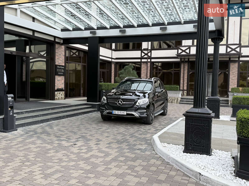Внедорожник / Кроссовер Mercedes-Benz GLE-Class 2016 в Днепре фото 35 Внедорожник / Кроссовер Mercedes-Benz GLE-Class 2016 в Днепре