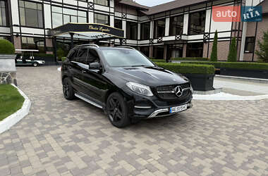 Внедорожник / Кроссовер Mercedes-Benz GLE-Class 2016 в 